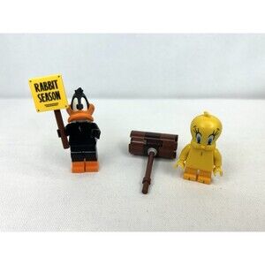 LEGO Lot of 2 Looney Tunes Minifigures DAFFY DUCK and TWEETY BIRD 71030